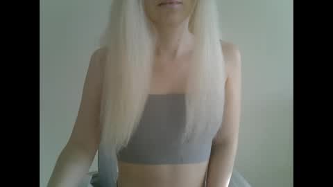 DitaMilton online show from 02-28-25, 12:42