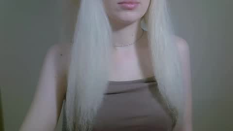 DitaMilton online show from 10-30-25, 08:42