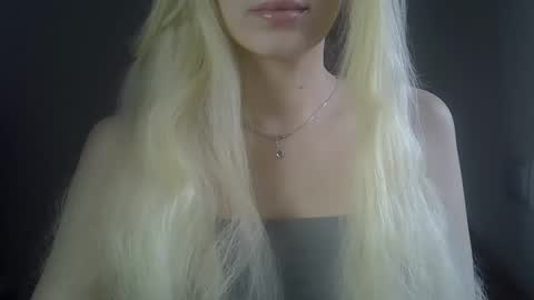 DitaMilton online show from 04-25-26, 11:24