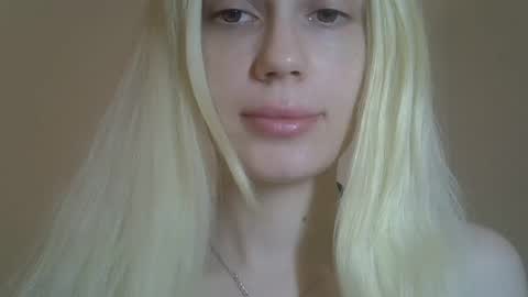 DitaMilton online show from 04-28-26, 08:36