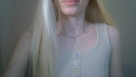 Snapshot of ditamilton chatting on 06-19-26, 08:34 DitaMilton online show from 06-19-26, 08:34