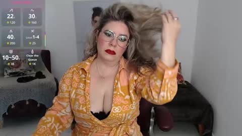 Snapshot of diva_milf chatting on 01-17-26, 08:12 Diva online show from 01-17-26, 08:12