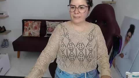 Snapshot of diva_milf chatting on 03-03-26, 10:04 Diva online show from 03-03-26, 10:04