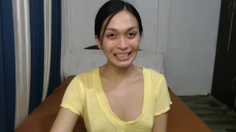 Snapshot of divina_graciaxx chatting on 01-14-25, 02:22 DIVINA online show from 01-14-25, 02:22