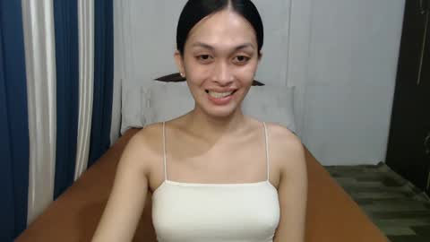 Snapshot of divina_graciaxx chatting on 01-17-25, 03:53 DIVINA online show from 01-17-25, 03:53