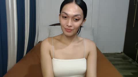 Snapshot of divina_graciaxx chatting on 01-19-25, 03:10 DIVINA online show from 01-19-25, 03:10