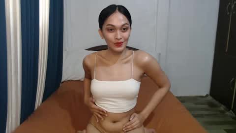 Snapshot of divina_graciaxx chatting on 02-22-25, 03:34 DIVINA online show from 02-22-25, 03:34