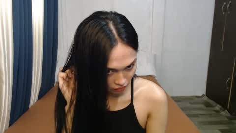 Snapshot of divina_graciaxx chatting on 03-04-25, 02:06 DIVINA online show from 03-04-25, 02:06