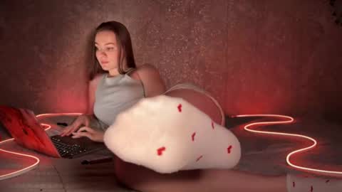 Snapshot of divine_hannah chatting on 02-12-25, 11:20 Hannah online show from 02-12-25, 11:20
