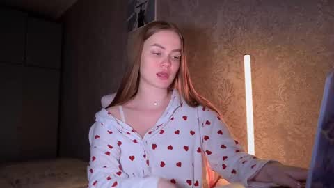 Snapshot of divine_hannah chatting on 02-22-25, 02:06 Hannah online show from 02-22-25, 02:06