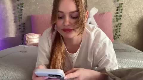 Snapshot of divine_hannah chatting on 06-22-26, 04:15 Hannah online show from 06-22-26, 04:15