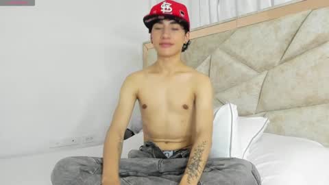 Snapshot of divine_thiagoo chatting on 09-16-25, 01:23 Thiago online show from 09-16-25, 01:23