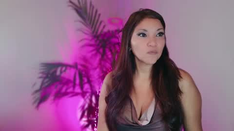 Snapshot of divinelynn chatting on 06-01-26, 01:13 DivineLynn online show from 06-01-26, 01:13