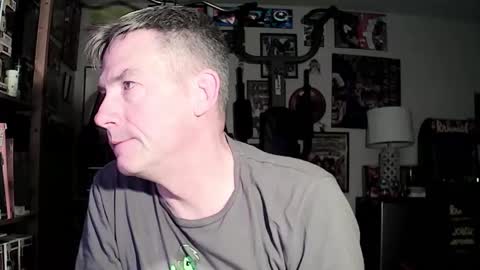 Snapshot of dix_handley_50 chatting on 02-13-25, 12:32 dix_handley_50 online show from 02-13-25, 12:32