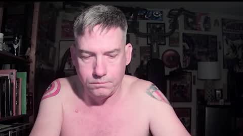 Snapshot of dix_handley_50 chatting on 01-06-26, 01:04 dix_handley_50 online show from 01-06-26, 01:04