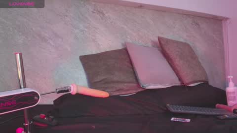 Sofia  online show from 11-10-25, 04:28