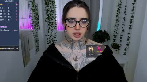 dixipixi_ online show from 04-05-26, 05:48
