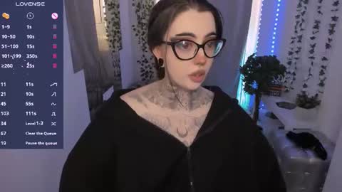 dixipixi_ online show from 06-19-26, 06:29
