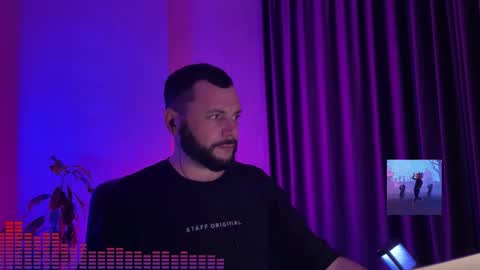 Snapshot of dj_canali chatting on 11-02-25, 02:36 Canali online show from 11-02-25, 02:36