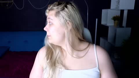 Snapshot of djennapalme chatting on 12-10-24, 01:54 Jenia online show from 12-10-24, 01:54