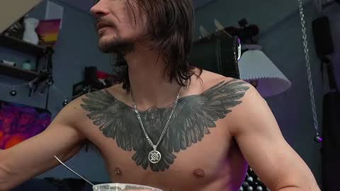 Snapshot of dl_raven chatting on 01-25-25, 08:10 Silverhand online show from 01-25-25, 08:10