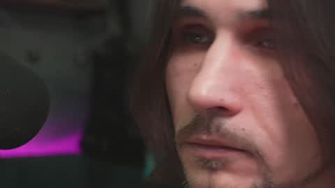 Snapshot of dl_raven chatting on 01-28-25, 12:00 Silverhand online show from 01-28-25, 12:00