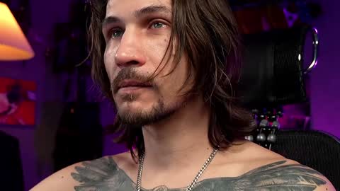 Snapshot of dl_raven chatting on 02-02-25, 06:58 Silverhand online show from 02-02-25, 06:58