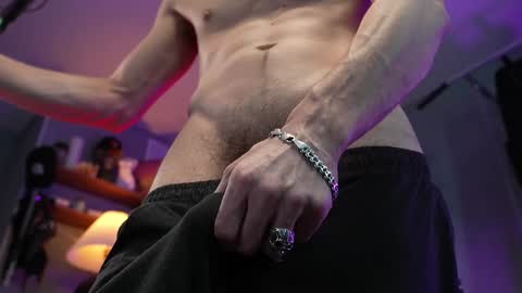 Snapshot of dl_raven chatting on 02-06-25, 08:07 Silverhand online show from 02-06-25, 08:07