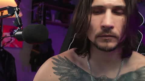 Snapshot of dl_raven chatting on 02-06-25, 11:10 Silverhand online show from 02-06-25, 11:10