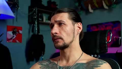 Snapshot of dl_raven chatting on 02-21-25, 07:01 Silverhand online show from 02-21-25, 07:01