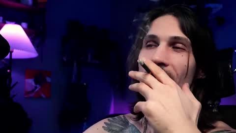 Snapshot of dl_raven chatting on 02-24-25, 01:31 Silverhand online show from 02-24-25, 01:31