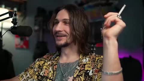 Snapshot of dl_raven chatting on 03-01-25, 06:03 Silverhand online show from 03-01-25, 06:03