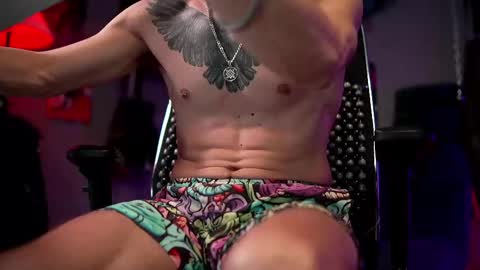 Snapshot of dl_raven chatting on 03-06-25, 09:25 Silverhand online show from 03-06-25, 09:25