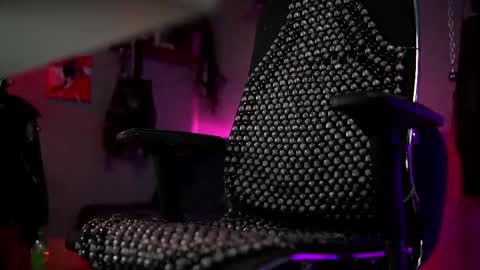 Snapshot of dl_raven chatting on 03-07-25, 06:35 Silverhand online show from 03-07-25, 06:35