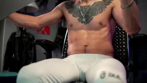 Snapshot of dl_raven chatting on 03-09-25, 05:44 Silverhand online show from 03-09-25, 05:44