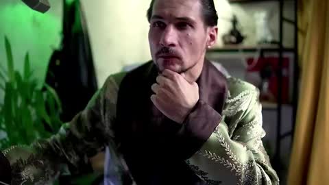 Snapshot of dl_raven chatting on 09-22-25, 08:05 Silverhand online show from 09-22-25, 08:05