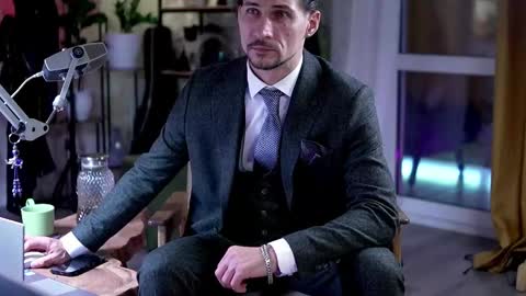 Snapshot of dl_raven chatting on 10-03-25, 05:04 Silverhand online show from 10-03-25, 05:04