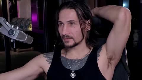 Snapshot of dl_raven chatting on 02-27-26, 06:52 Silverhand online show from 02-27-26, 06:52