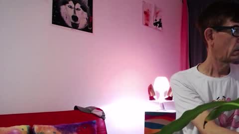 Snapshot of dlacarra chatting on 10-25-25, 02:08 David Lucky 13 online show from 10-25-25, 02:08