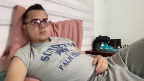 Liam Bon online show from 11-18-25, 01:48