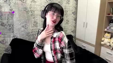 Snapshot of dodiebabikian chatting on 09-24-25, 12:08 Annie PVT IS OPEN online show from 09-24-25, 12:08