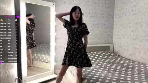 Snapshot of dodiebabikian chatting on 10-04-25, 07:01 Annie PVT IS OPEN online show from 10-04-25, 07:01