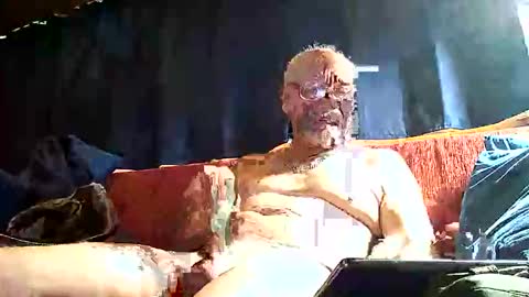 doghouseblue online show from 10-14-25, 04:08