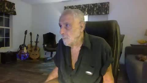 Snapshot of dogluc7 chatting on 12-04-24, 05:49 dogluc7 online show from 12-04-24, 05:49