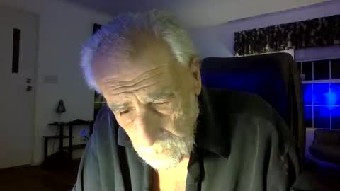 Snapshot of dogluc7 chatting on 12-06-24, 12:34 dogluc7 online show from 12-06-24, 12:34