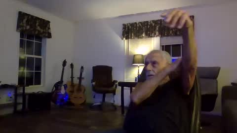 Snapshot of dogluc7 chatting on 12-08-24, 12:51 dogluc7 online show from 12-08-24, 12:51
