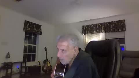 Snapshot of dogluc7 chatting on 12-30-24, 12:22 dogluc7 online show from 12-30-24, 12:22