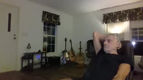 Snapshot of dogluc7 chatting on 01-01-25, 03:56 dogluc7 online show from 01-01-25, 03:56