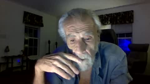 Snapshot of dogluc7 chatting on 01-29-25, 04:26 dogluc7 online show from 01-29-25, 04:26