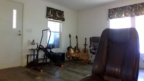 Snapshot of dogluc7 chatting on 02-01-25, 04:44 dogluc7 online show from 02-01-25, 04:44